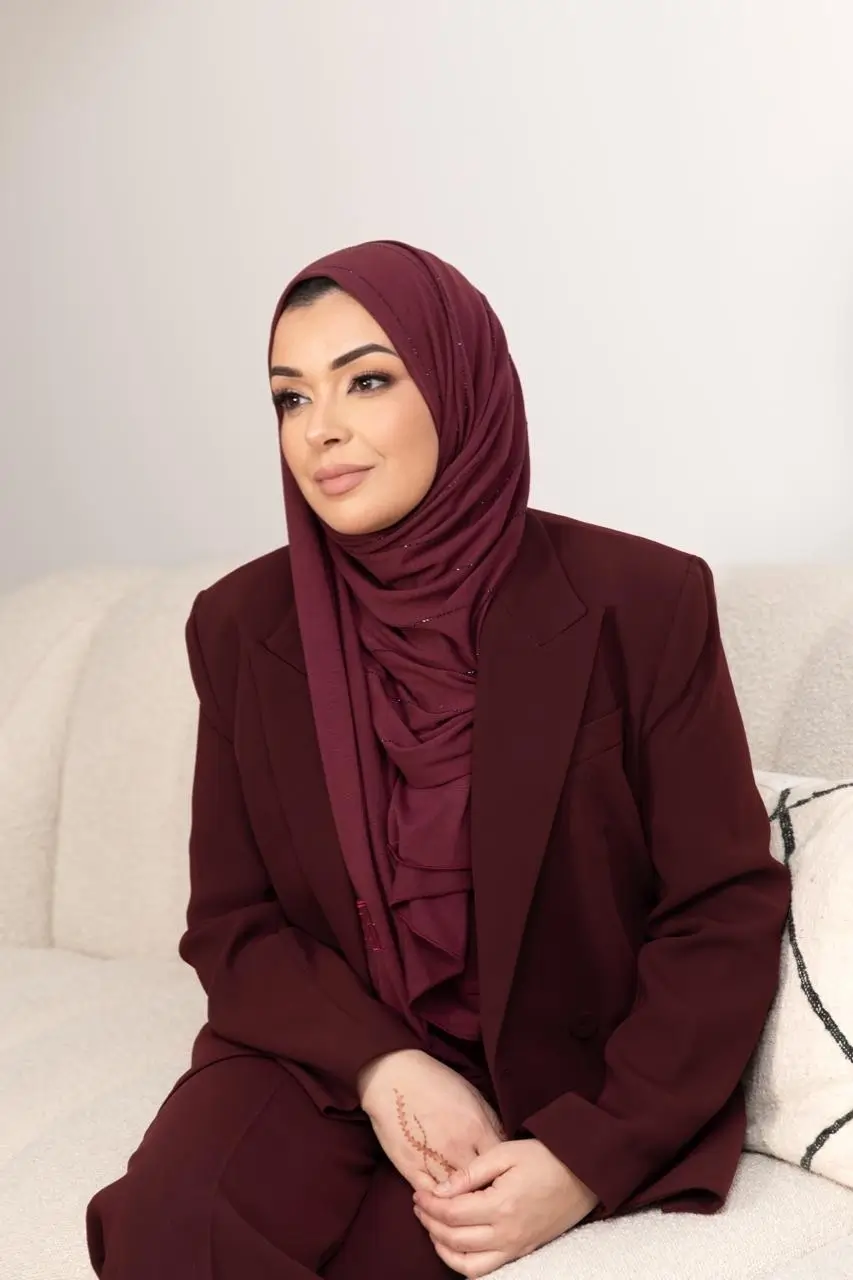 Portretfoto van eigenaresse Zainab - gli cool programma - leefstijlcoaching via je verzekering bij Chyrsalis Coaching